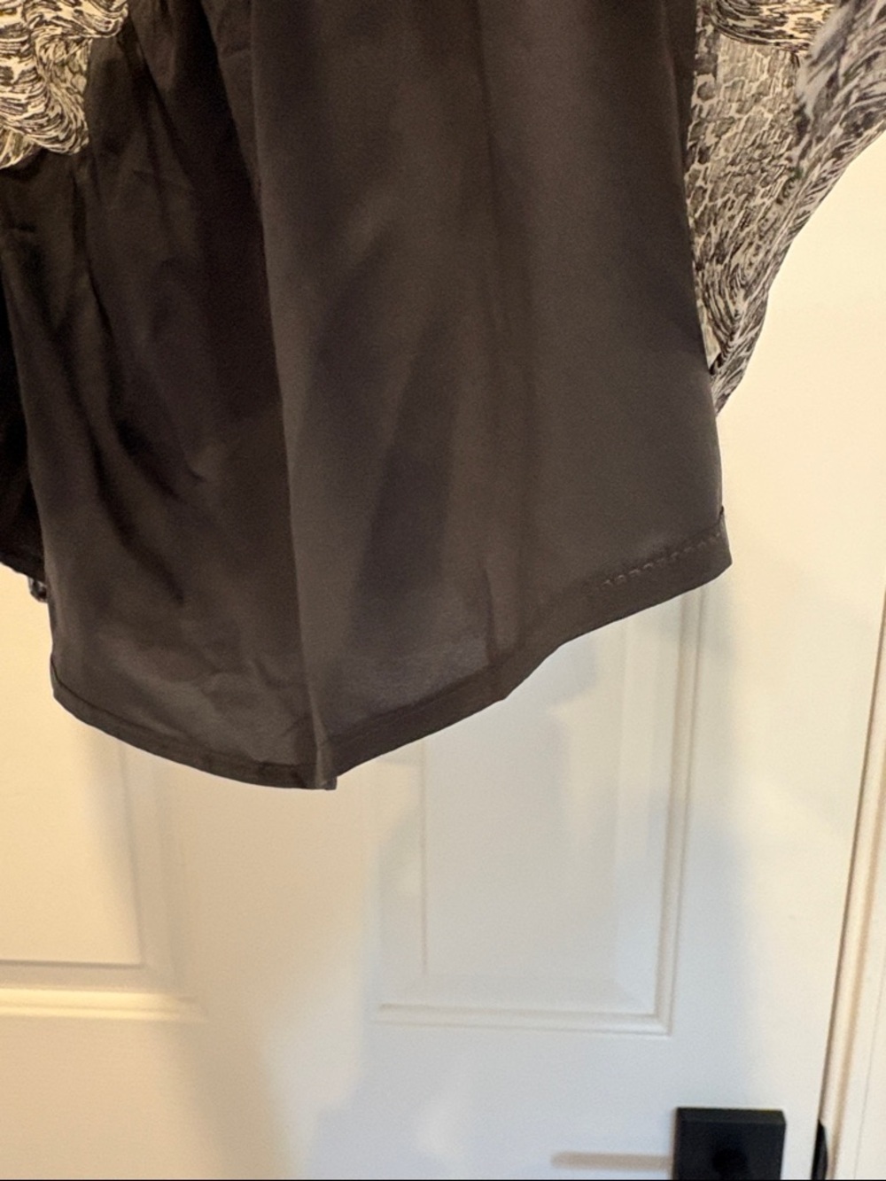 Banana Republic Black and White Ruffled Fluffy Blouse - Picture 3 of 9